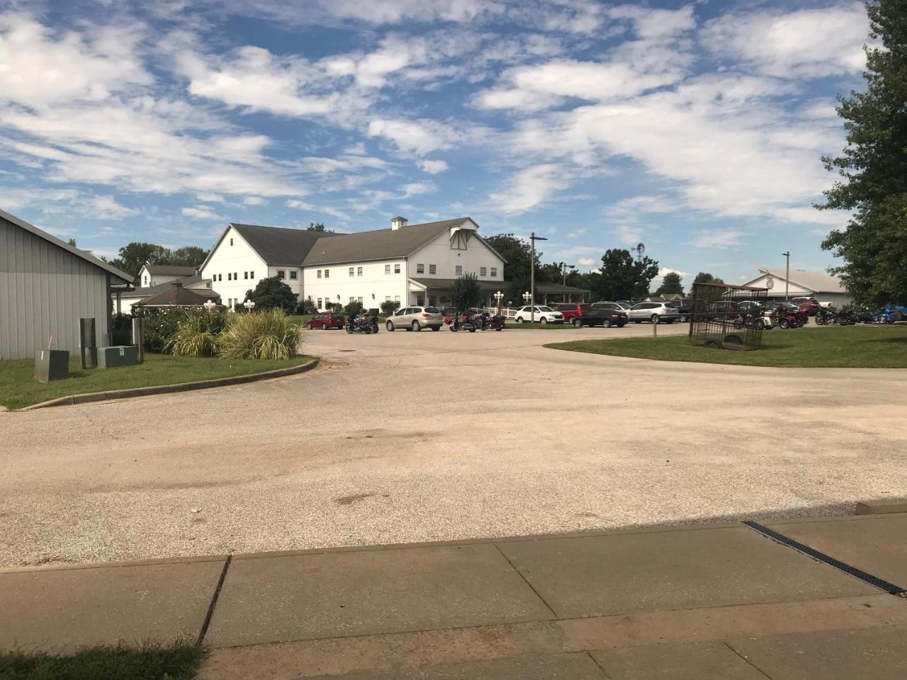 Gasthof Amish Village Inn Montgomery Esterno foto